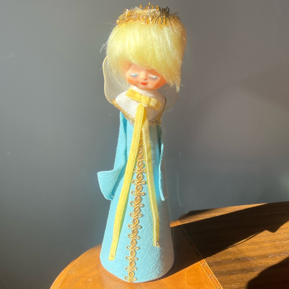 Vintage Blond Styrofoam Angel 10.5” Pixie Haircut